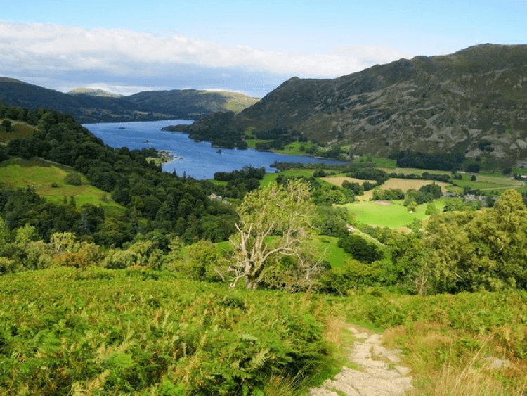 Circular walking holidays in the UK