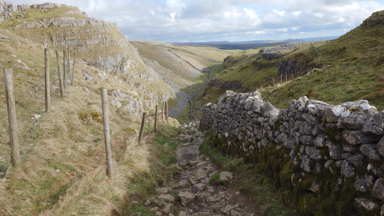 Three Dales Way: Down Ing Scar