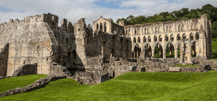 The expansive ruin of Rievaulx Abbey on the Cleveland Way.