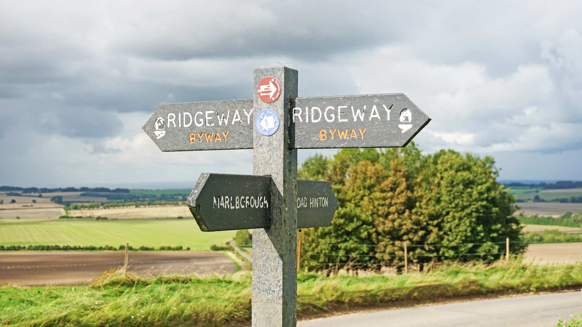 Ridgeway Signpost near Hackpen White Horse - Ridgeway Signpost near Hackpen White Horse